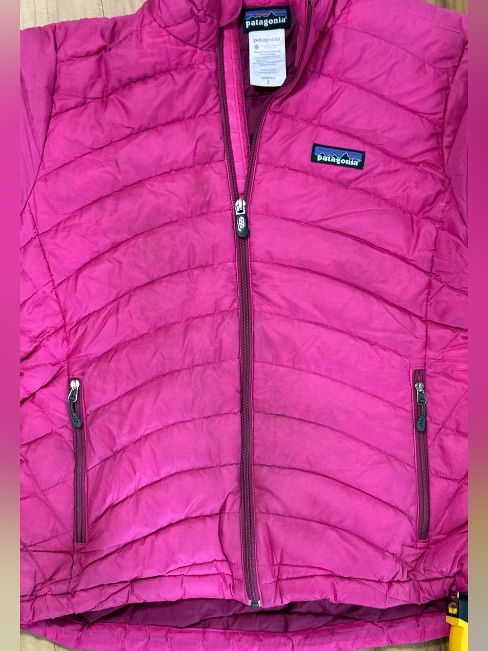 Patagonia Womens Small Bright Magenta Quilted Puffer Vest